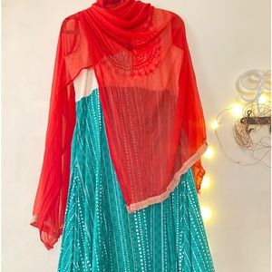 Custom Anarkali Set🥻✨ Size: M📏 Color: Scarlet & Teal🩵✨